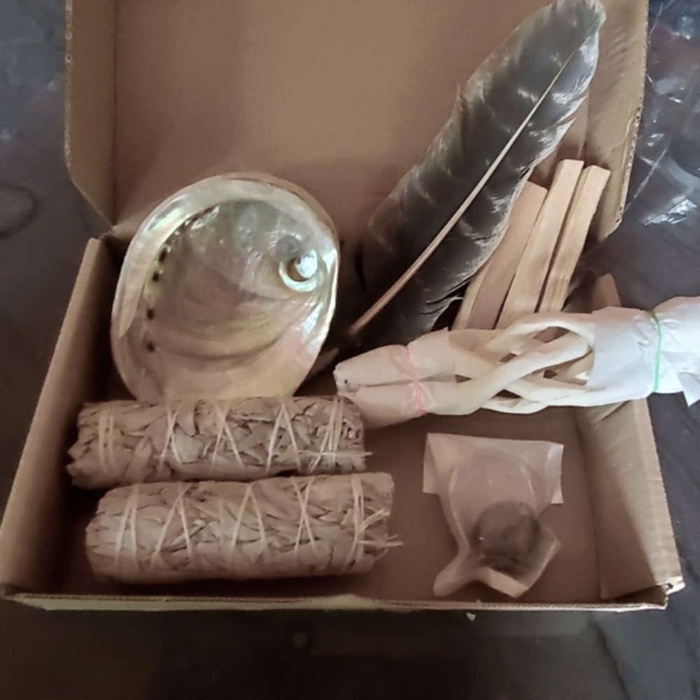 Bad vibes around after Christmas - SMUDGE Abalone Smudging Broadcasting Kit